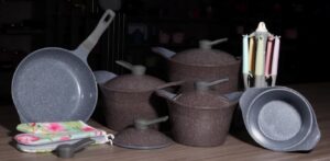 304 Stainless Steel Pot Set with Induction Base, Metal Lids, Metal Handles – Sizes 18 cm, 22 cm, 24 cm, 26 cm, 28 cm